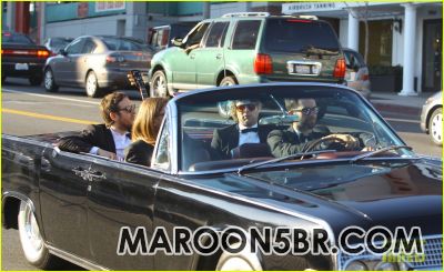 adam-levine-maroon-5-music-video-shoot-06.jpg