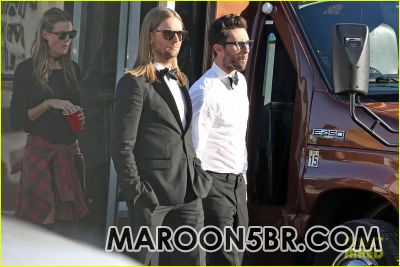 adam-levine-set-visit-behati-prinsloo-18.JPG