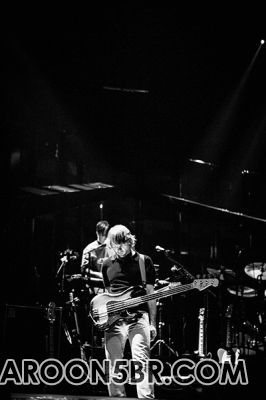 maroon-5-concert-houston3-2015-billboard-450.jpg