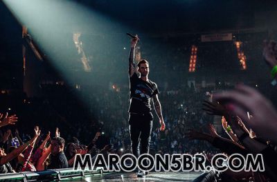 maroon-5-concert-houston9-2015-billboard-650.jpg